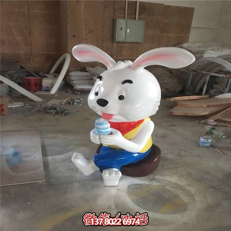 可愛小兔子玻璃鋼雕塑，點(diǎn)綴園林景觀