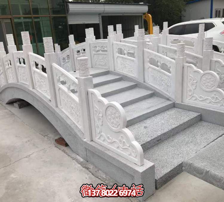 美麗的漢白玉石拱橋，伴您一路暢游！