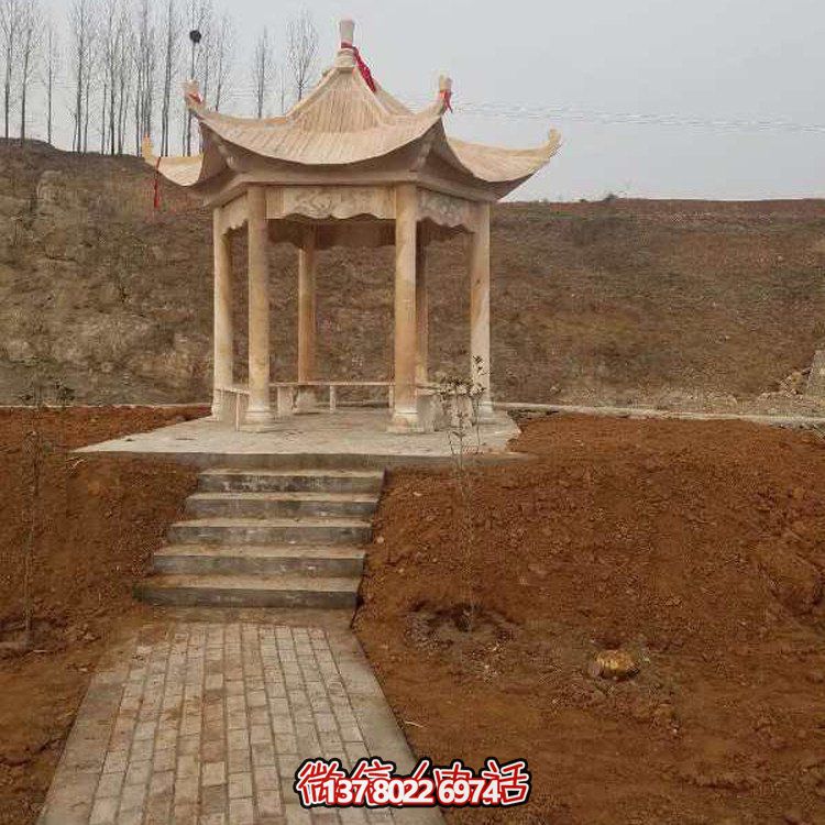 色彩斑斕的晚霞紅涼亭，讓您享受中式園林的繽紛景點(diǎn)