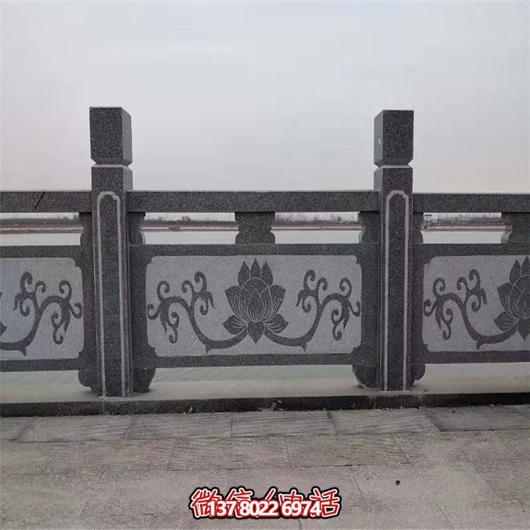 花崗巖護(hù)欄——完美結(jié)合精美雕刻與經(jīng)典欄桿扶手，為寺廟景點(diǎn)帶來(lái)外觀華麗的裝飾