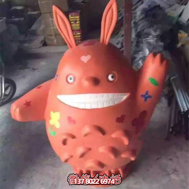 玻璃鋼游樂(lè)園裝飾擺件——可愛(ài)的龍貓雕塑