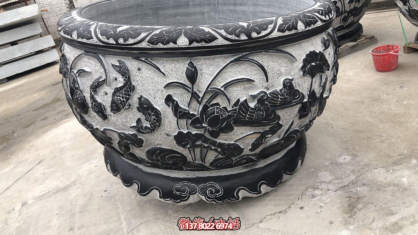 雅致的自然藝術(shù)--青石缸荷花浮雕雕塑 雅致的自然藝術(shù)--青石缸荷花浮雕雕塑