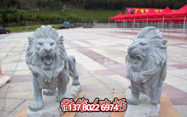 大型石雕獅子雕塑，給景區(qū)帶來(lái)濃厚的歷史氛圍