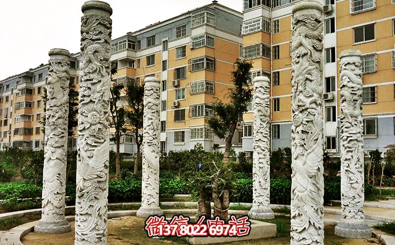 精美大理石浮雕龍柱，裝點(diǎn)小區(qū)花園