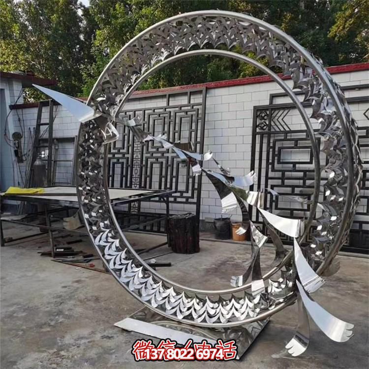 不銹鋼鏤空圓環(huán)造型夜光水景雕塑