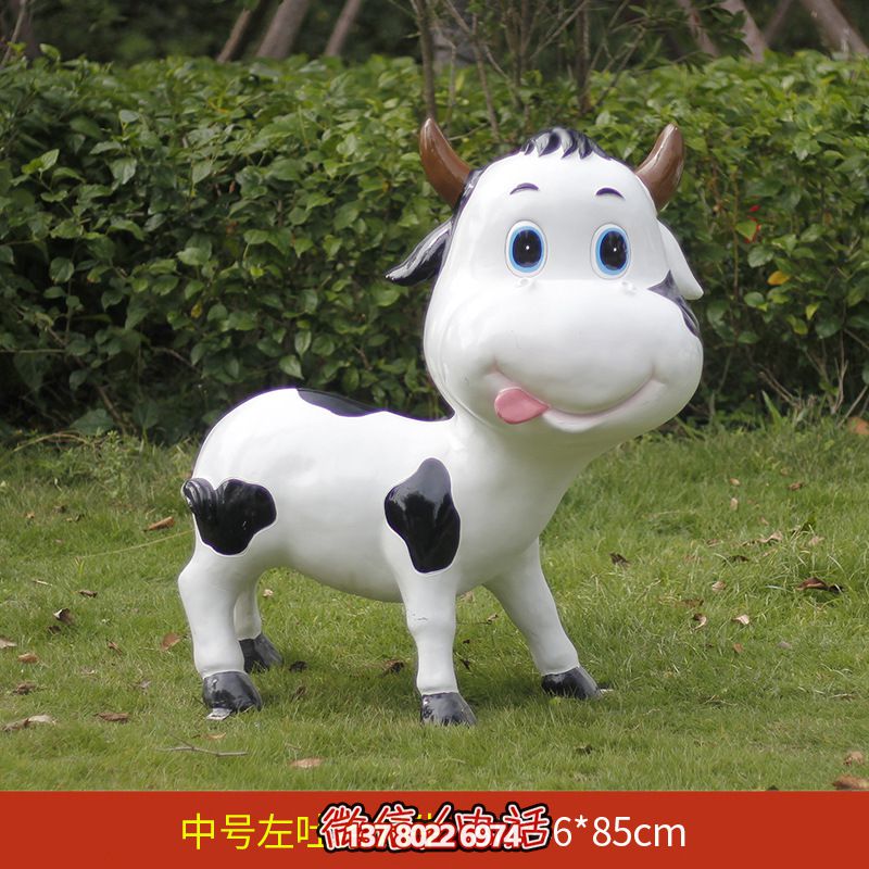 中號玻璃鋼雕塑牛，為草坪增添綠意
