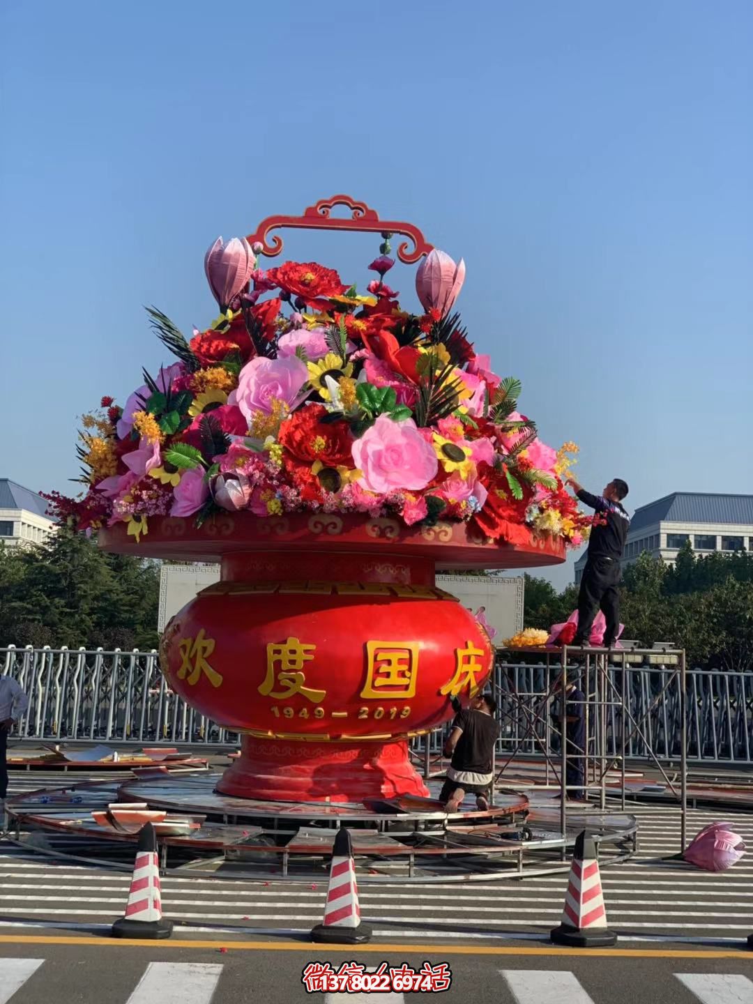 玻璃鋼大花籃雕塑 玻璃鋼大花籃雕塑