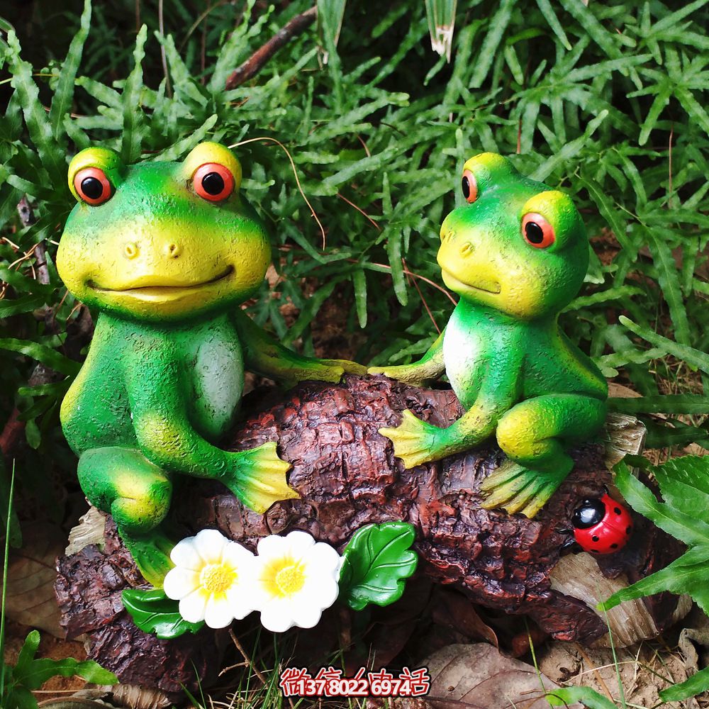 玻璃鋼青蛙雕塑——玩耍于池塘中 玻璃鋼青蛙雕塑——玩耍于池塘中