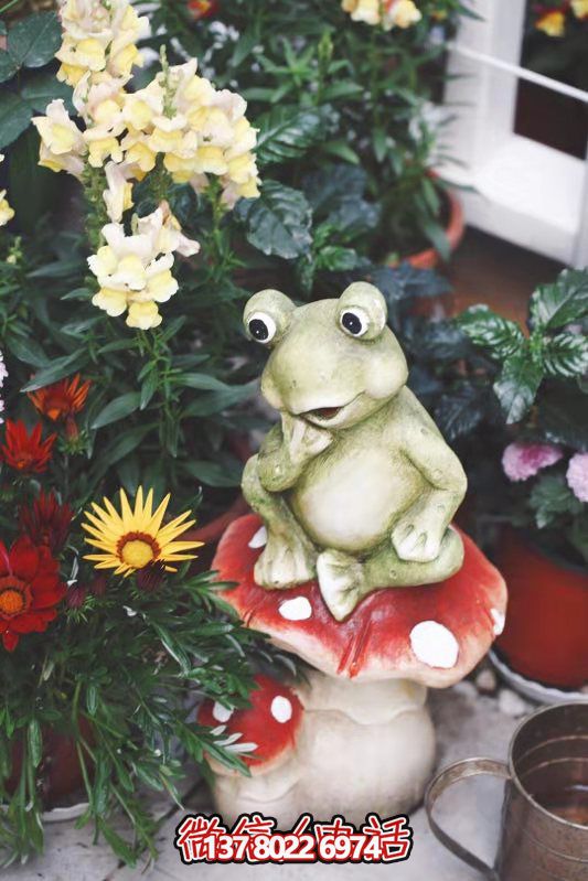 玻璃鋼雕塑青蛙，讓你的商場只思考玻璃