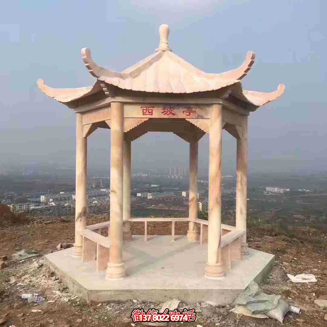 西坡涼亭景觀，觀賞大型晚霞紅