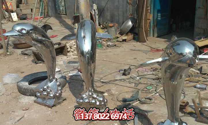 不銹鋼海豚雕塑——點綴花園，增添寧靜之美