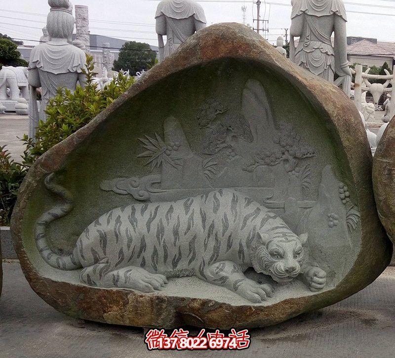 多彩色彩的公園里砂石石雕浮雕虎雕塑 多彩色彩的公園里砂石石雕浮雕虎雕塑