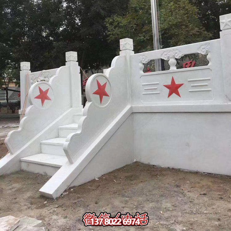 石欄桿護(hù)欄系統(tǒng)，為大理學(xué)校、政府及單位提供安全升旗臺(tái)