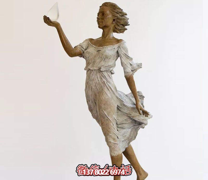 西方廣場(chǎng)玩耍美女雕塑 西方廣場(chǎng)玩耍美女雕塑