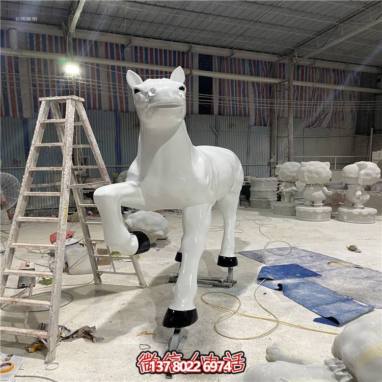 玻璃鋼馬雕塑，點綴戶外園林