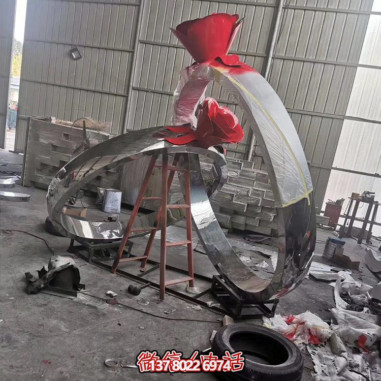 不銹鋼戶外雕塑戒指，鏡面反光