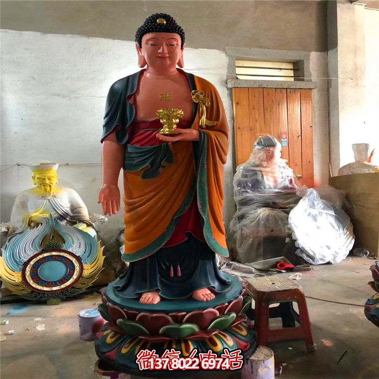 玻璃鋼彩繪神佛三圣雕塑，為景區(qū)大型景觀裝飾品