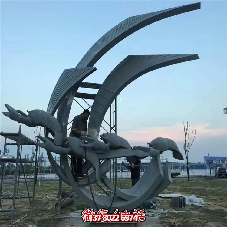 不銹鋼創(chuàng)意景觀雕塑，點(diǎn)亮綠色戶外廣場園林