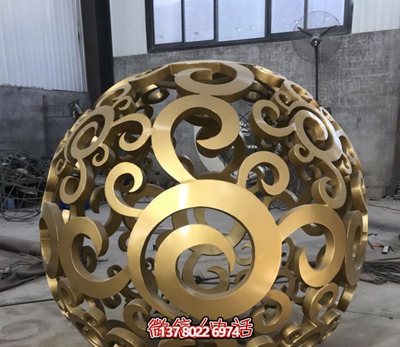 不銹鋼鏤空球雕塑，美化戶外景觀