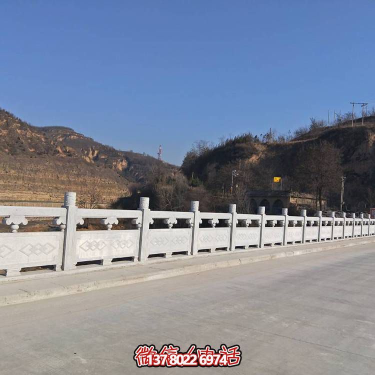 精美的大理石雕塑欄桿，締造完美景觀