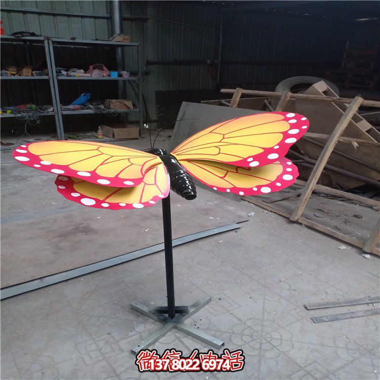 不銹鋼仿真蝴蝶雕塑，藝術(shù)性融入綠蔭公園