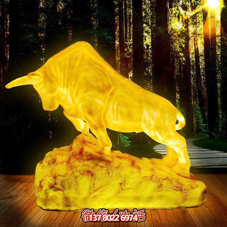 玻璃鋼拓荒牛景觀燈，拓展景區(qū)公園草坪環(huán)境亮化