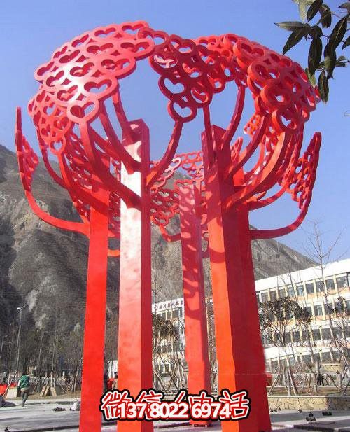 室內不銹鋼心形雕塑，點綴別墅景區(qū)美景