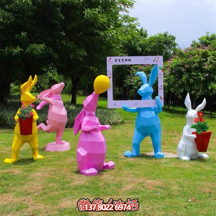 樓盤(pán)小區(qū)綠地景觀玻璃鋼卡通動(dòng)物公仔雕塑擺件