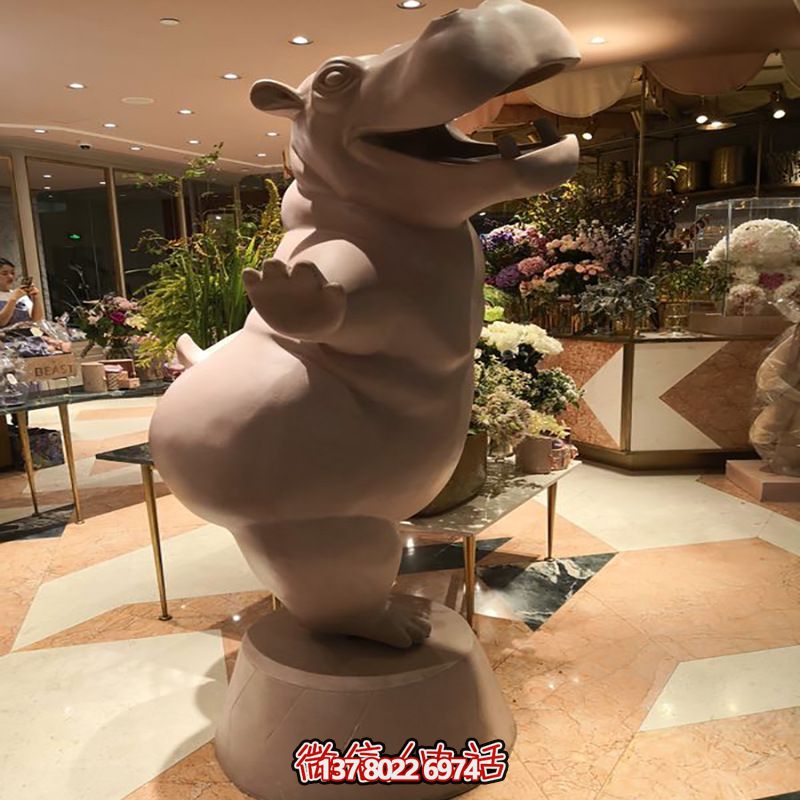 商場(chǎng)里播放的一只跳舞的玻璃鋼創(chuàng)意海馬雕塑