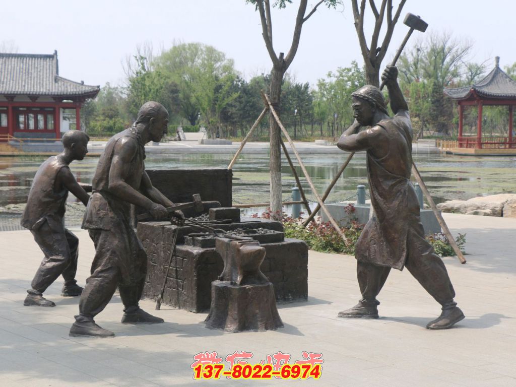 傳統(tǒng)匠藝傳承:打鐵場景銅雕生活圖鑒 傳統(tǒng)匠藝傳承:打鐵場景銅雕生活圖鑒