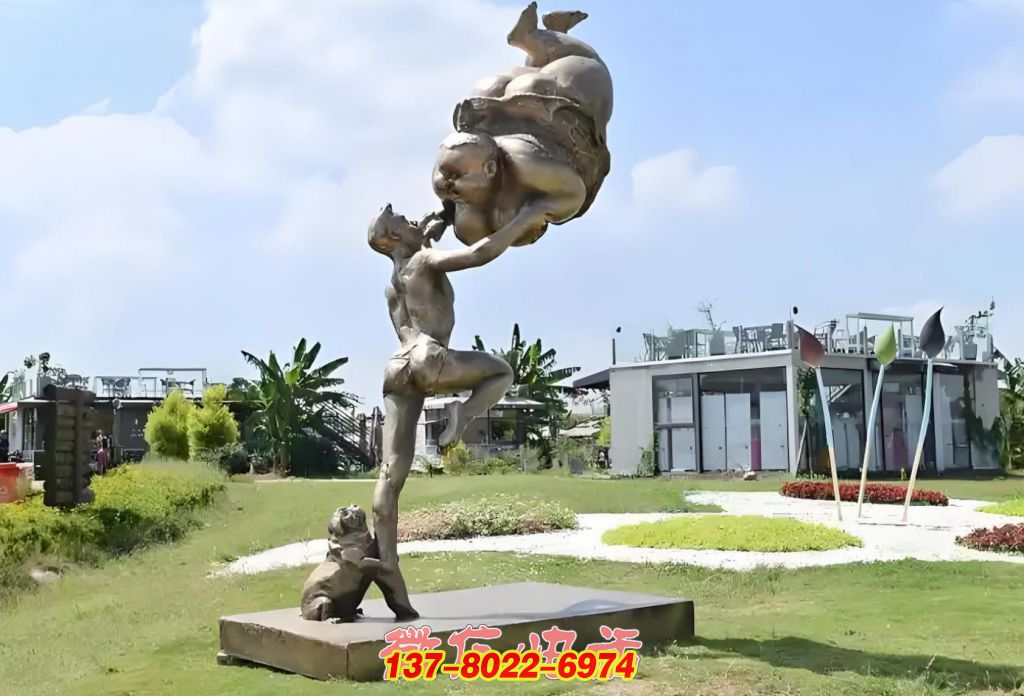 力與趣的協(xié)奏:男子托舉胖娃景觀(guān)雕塑 力與趣的協(xié)奏:男子托舉胖娃景觀(guān)雕塑