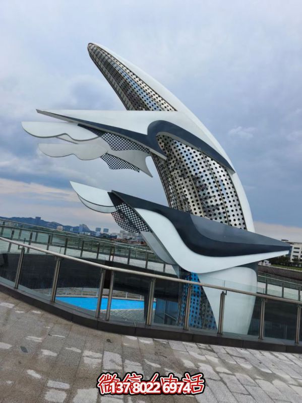 抽象不銹鋼鏤空鯨魚雕塑 抽象不銹鋼鏤空鯨魚雕塑